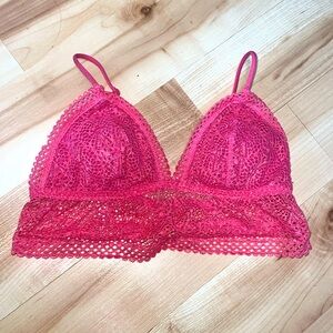 Victoria’s Secret bubblegum pink lacy bralette with pads, adjustable straps